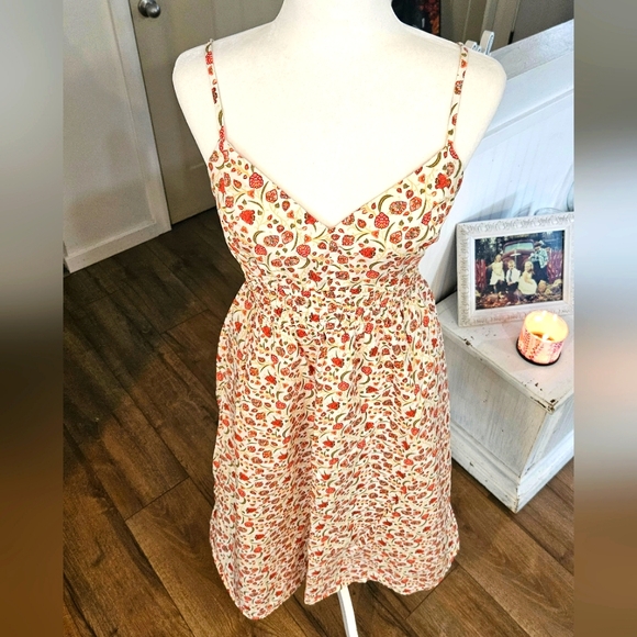 NWOT'S - OLD NAVY - Leaf and Floral Print Sundress - Size M - Picture 2 of 6